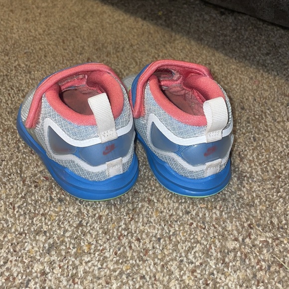 Nike LeBron 19 Dutch Blue/Pomegranate/Lime Glow Toddler Kids' Shoe - Picture 3 of 3